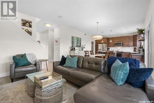 279 Eaton Crescent, Saskatoon, SK - Indoor Photo Showing Living Room