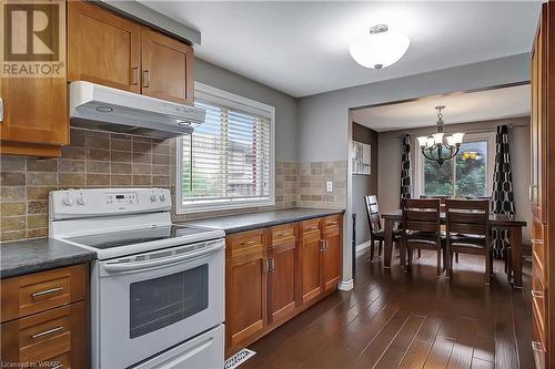 10 Steeles Crescent, Cambridge, ON - Indoor Photo Showing Kitchen