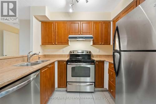908 - 2565 Erin Centre Boulevard, Mississauga, ON - Indoor Photo Showing Kitchen With Double Sink