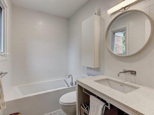Salle de bains attenante Ã  la CCP - 369 Ch. Rockland, Mont-Royal, QC - Indoor Photo Showing Bathroom