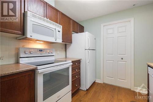 1109 Stittsville Main Street Unit#D, Ottawa, ON - Indoor Photo Showing Kitchen