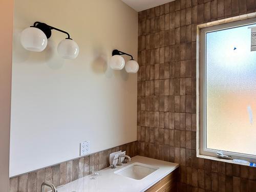 461 Copper Road, Rossland, BC - Indoor Photo Showing Bathroom