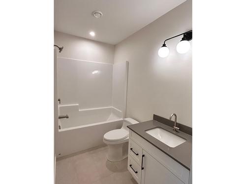 461 Copper Road, Rossland, BC - Indoor Photo Showing Bathroom