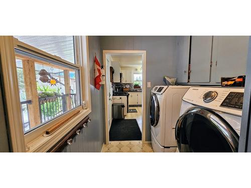 4983 Mcgrath Avenue, Canal Flats, BC - Indoor Photo Showing Laundry Room