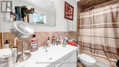 95 Gertrude Street, Hamilton, ON - Indoor Photo Showing Bathroom