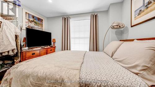 95 Gertrude Street, Hamilton, ON - Indoor Photo Showing Bedroom