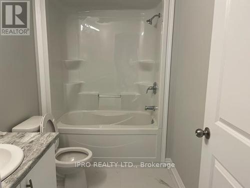 43 Perenack Avenue W, Welland, ON - Indoor Photo Showing Bathroom