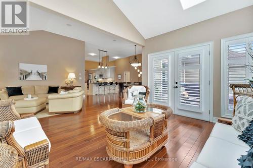 3559 Algonquin Drive, Fort Erie, ON - Indoor Photo Showing Living Room