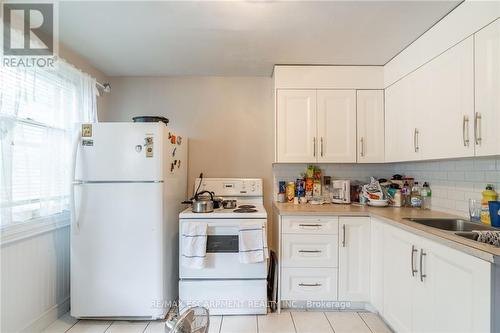 537 Ferguson Avenue, Hamilton, ON - Indoor Photo Showing Kitchen With Double Sink