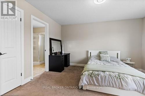 460 Westcroft Drive, Waterloo, ON - Indoor Photo Showing Bedroom