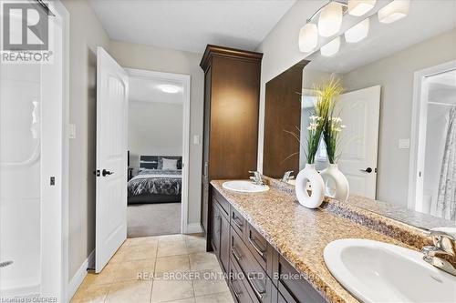 460 Westcroft Drive, Waterloo, ON - Indoor Photo Showing Bathroom