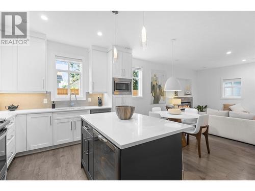1259 Ethel Street, Kelowna, BC - Indoor Photo Showing Kitchen With Upgraded Kitchen
