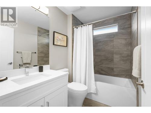 1259 Ethel Street, Kelowna, BC - Indoor Photo Showing Bathroom