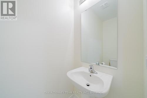 1211 Plymouth Drive, Oshawa, ON - Indoor Photo Showing Bathroom