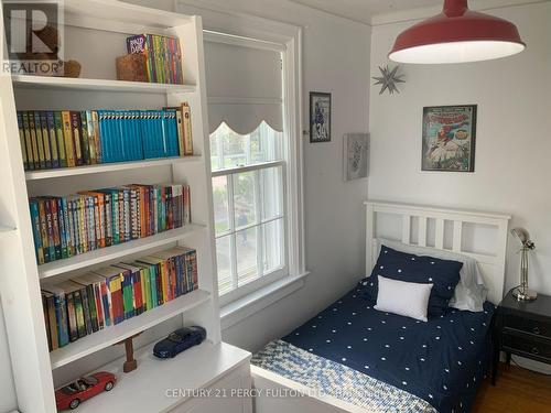 1 Parkcrest Drive, Toronto, ON - Indoor Photo Showing Bedroom