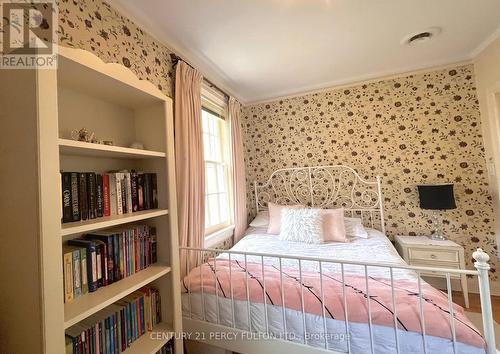 1 Parkcrest Drive, Toronto, ON - Indoor Photo Showing Bedroom