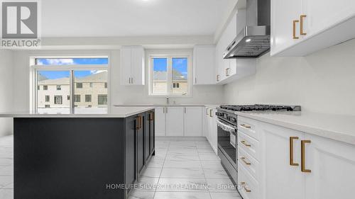 62 Sandhill Crescent, Adjala-Tosorontio (Colgan), ON - Indoor Photo Showing Kitchen With Upgraded Kitchen