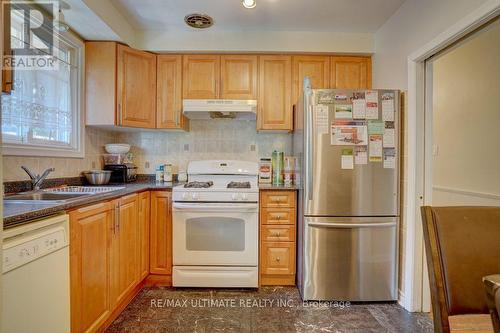 26 Stephenfrank Road, Toronto, ON - Indoor Photo Showing Kitchen With Double Sink