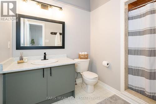 159 Tunbridge Road, Barrie, ON - Indoor Photo Showing Bathroom