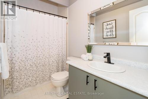 159 Tunbridge Road, Barrie, ON - Indoor Photo Showing Bathroom