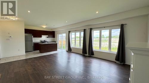 28 Sandhill  Crane Drive, Wasaga Beach, ON - Indoor Photo Showing Kitchen