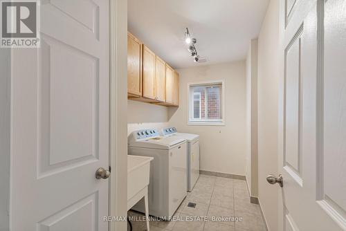 1796 Finkle Drive, Oshawa, ON - Indoor Photo Showing Laundry Room