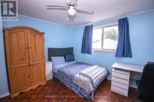 381 Vancouver Crescent, Oshawa, ON - Indoor Photo Showing Bedroom