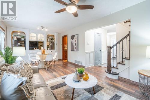 2369 Shropshire Place, Burlington, ON - Indoor Photo Showing Living Room