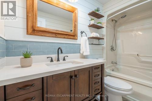 2369 Shropshire Place, Burlington, ON - Indoor Photo Showing Bathroom