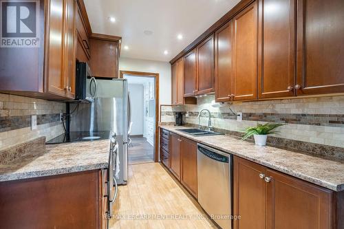 2369 Shropshire Place, Burlington, ON - Indoor Photo Showing Kitchen With Double Sink