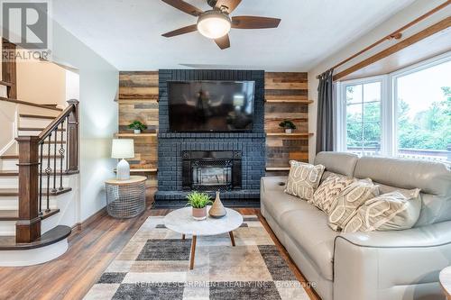 2369 Shropshire Place, Burlington, ON - Indoor Photo Showing Living Room With Fireplace