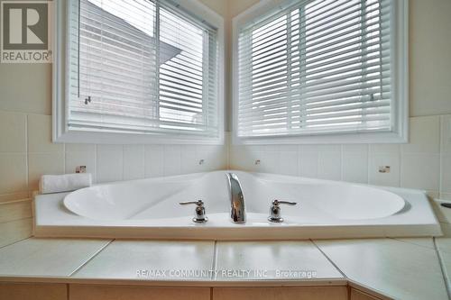 30 Cedarsprings Way, Brampton, ON - Indoor Photo Showing Bathroom