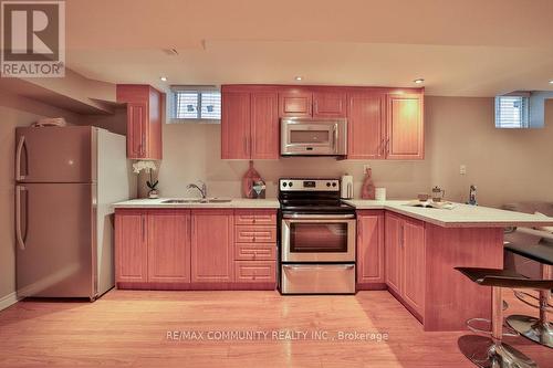 30 Cedarsprings Way, Brampton, ON - Indoor Photo Showing Kitchen With Double Sink