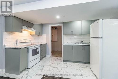 139 Richvale Drive S, Brampton, ON - Indoor Photo Showing Kitchen With Double Sink