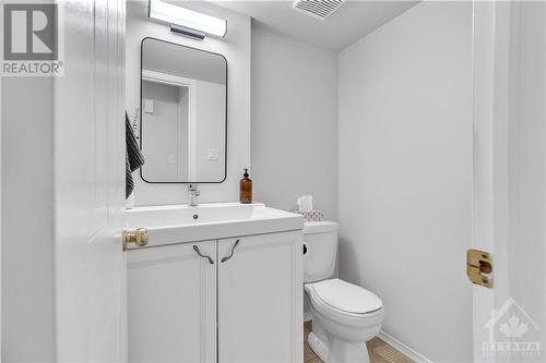 1637 Locksley Lane, Ottawa, ON - Indoor Photo Showing Bathroom