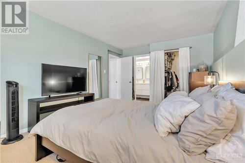 1637 Locksley Lane, Ottawa, ON - Indoor Photo Showing Bedroom