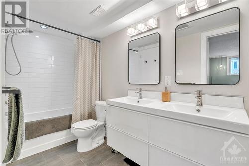 1637 Locksley Lane, Ottawa, ON - Indoor Photo Showing Bathroom