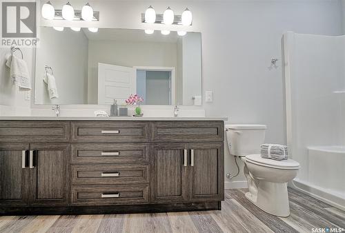 404 925 Centennial Boulevard, Warman, SK - Indoor Photo Showing Bathroom