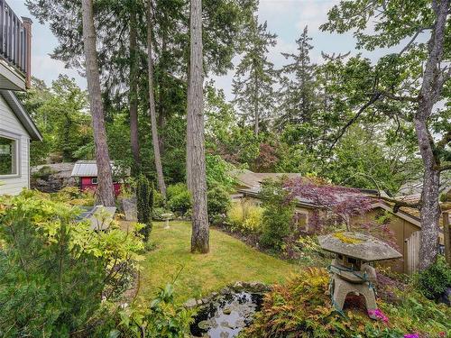 19 Highbank Rd, View Royal, BC 