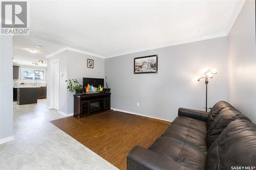30 202 Mckague Crescent, Saskatoon, SK - Indoor Photo Showing Living Room