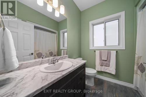 131 Essex Drive, Belleville, ON - Indoor Photo Showing Bathroom