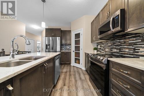 131 Essex Drive, Belleville, ON - Indoor Photo Showing Kitchen With Double Sink With Upgraded Kitchen