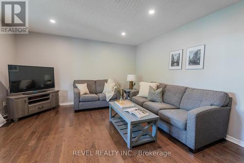 661 Severn Road, Peterborough, ON - Indoor Photo Showing Living Room