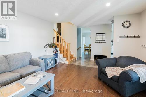 661 Severn Road, Peterborough, ON - Indoor Photo Showing Living Room