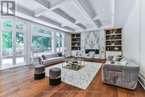 20 Berkindale Drive, Toronto (St. Andrew-Windfields), ON - Indoor Photo Showing Living Room