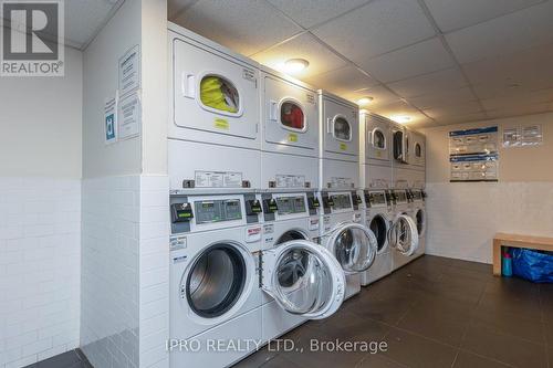 520 - 10 Capreol Court, Toronto, ON - Indoor Photo Showing Laundry Room