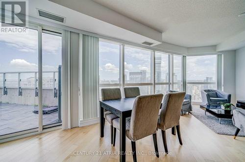 4916 - 386 Yonge Street, Toronto, ON - Indoor Photo Showing Dining Room