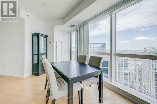 4916 - 386 Yonge Street, Toronto, ON - Indoor