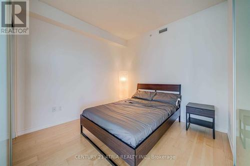 4916 - 386 Yonge Street, Toronto, ON - Indoor Photo Showing Bedroom