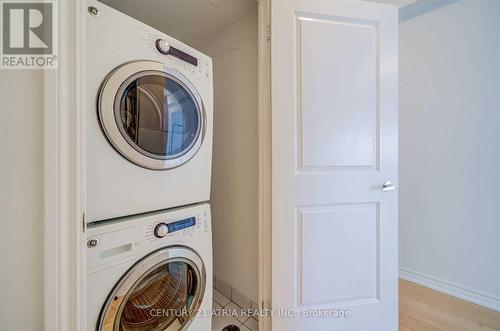 4916 - 386 Yonge Street, Toronto, ON - Indoor Photo Showing Laundry Room